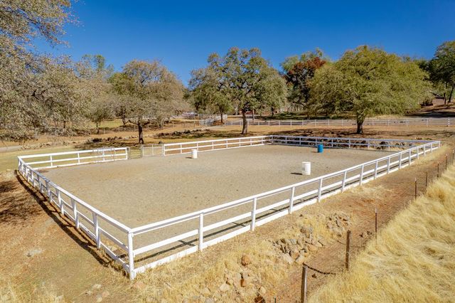 7259 White Oak Ln, Browns Valley, CA 95918