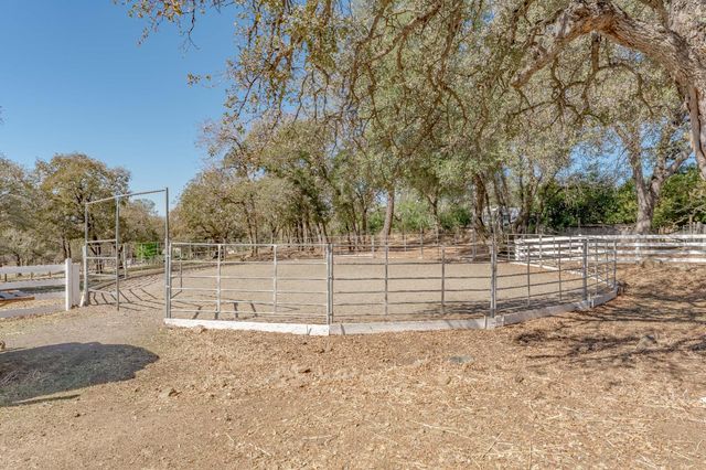 7259 White Oak Ln, Browns Valley, CA 95918