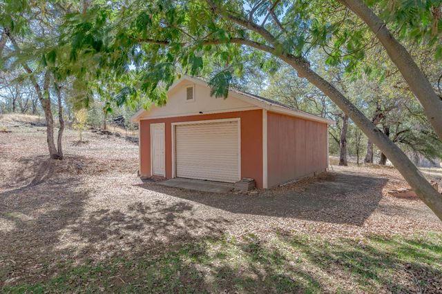 7259 White Oak Ln, Browns Valley, CA 95918