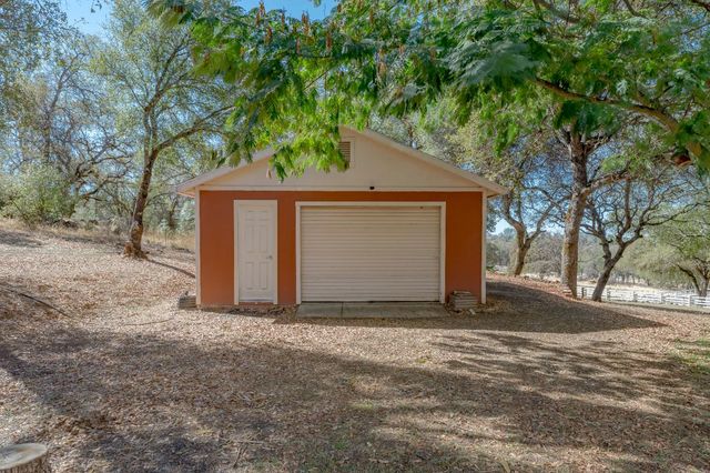 7259 White Oak Ln, Browns Valley, CA 95918