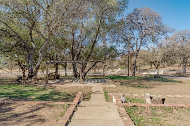7259 White Oak Ln, Browns Valley, CA 95918