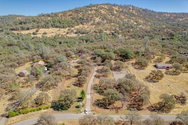 7259 White Oak Ln, Browns Valley, CA 95918