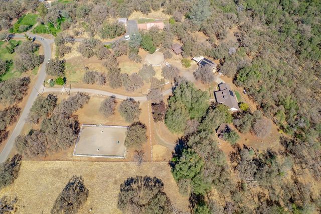 7259 White Oak Ln, Browns Valley, CA 95918