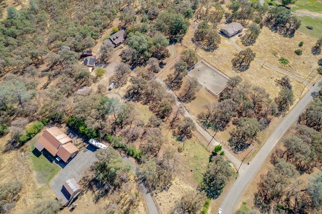 7259 White Oak Ln, Browns Valley, CA 95918