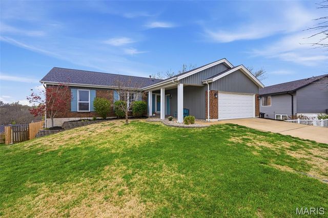 7207 Tall Oak Court, St Louis, MO 63129