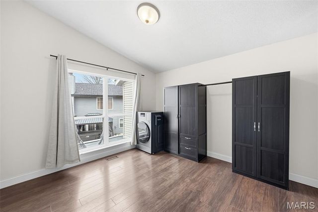 7207 Tall Oak Court, St Louis, MO 63129