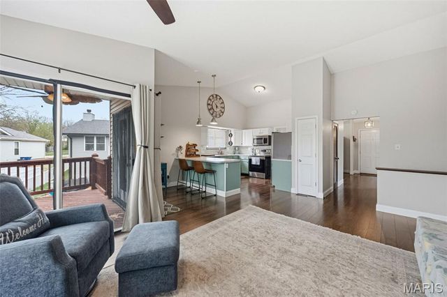 7207 Tall Oak Court, St Louis, MO 63129