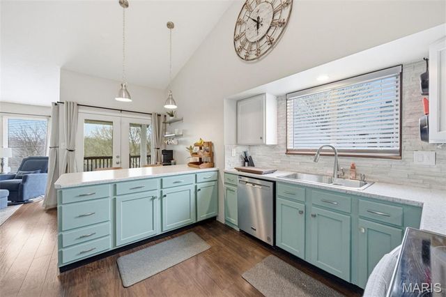 7207 Tall Oak Court, St Louis, MO 63129