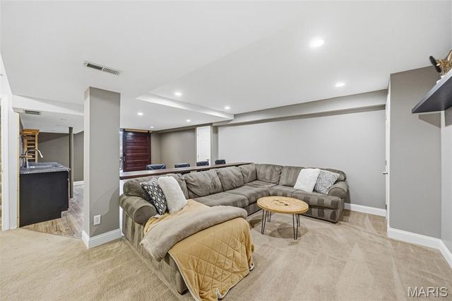 7207 Tall Oak Court, St Louis, MO 63129