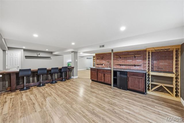 7207 Tall Oak Court, St Louis, MO 63129