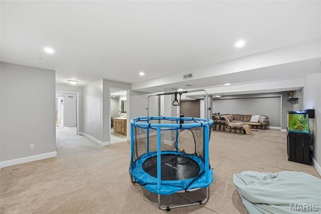 7207 Tall Oak Court, St Louis, MO 63129