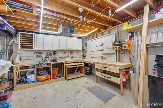 7207 Tall Oak Court, St Louis, MO 63129