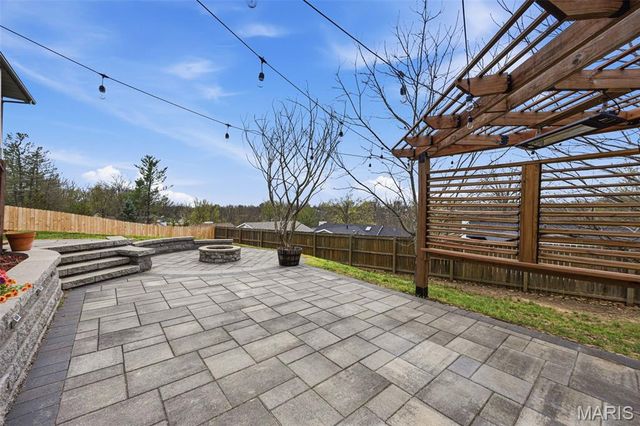 7207 Tall Oak Court, St Louis, MO 63129