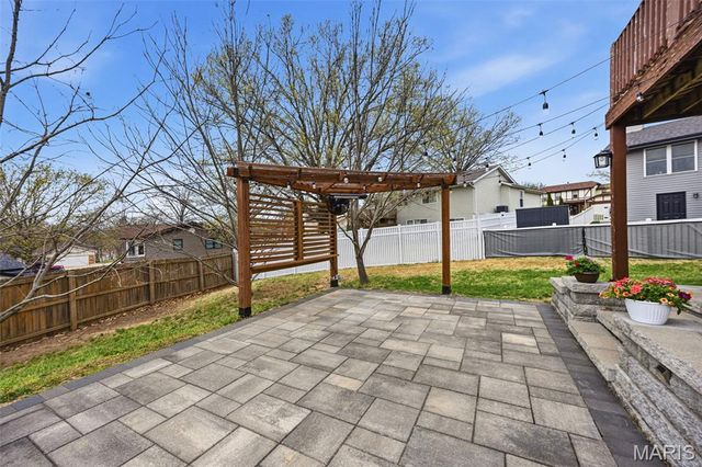 7207 Tall Oak Court, St Louis, MO 63129