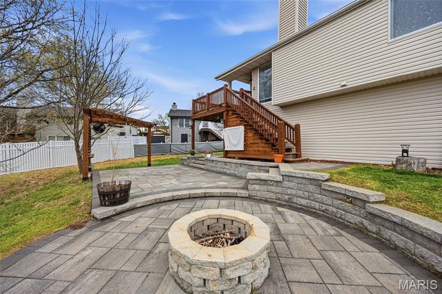 7207 Tall Oak Court, St Louis, MO 63129