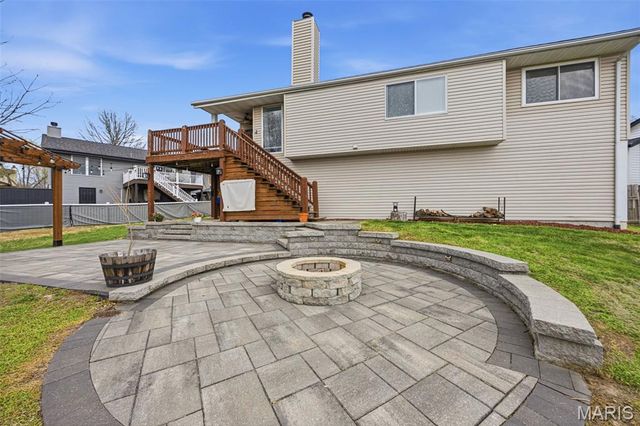 7207 Tall Oak Court, St Louis, MO 63129