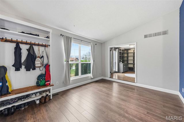 7207 Tall Oak Court, St Louis, MO 63129