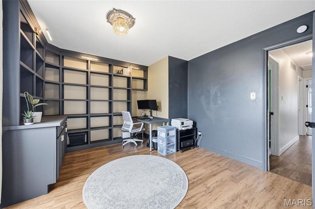 7207 Tall Oak Court, St Louis, MO 63129