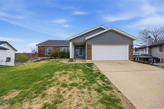 7207 Tall Oak Court, St Louis, MO 63129