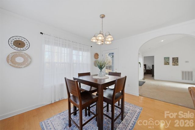 1636 Mayfair Drive, Conover, NC 28613