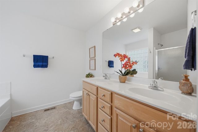 1636 Mayfair Drive, Conover, NC 28613