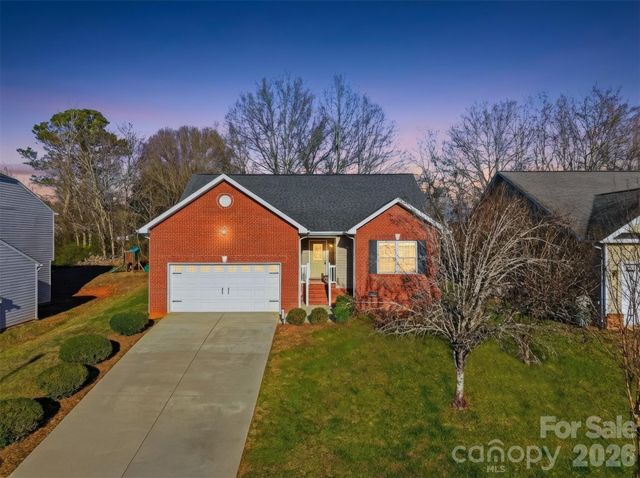 1636 Mayfair Drive, Conover, NC 28613
