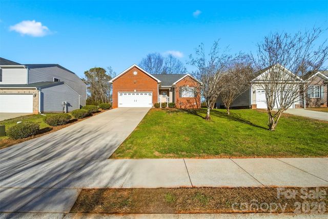 1636 Mayfair Drive, Conover, NC 28613