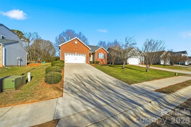 1636 Mayfair Drive, Conover, NC 28613