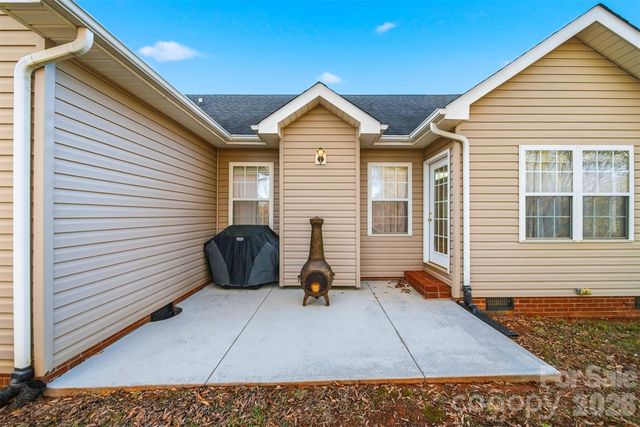 1636 Mayfair Drive, Conover, NC 28613