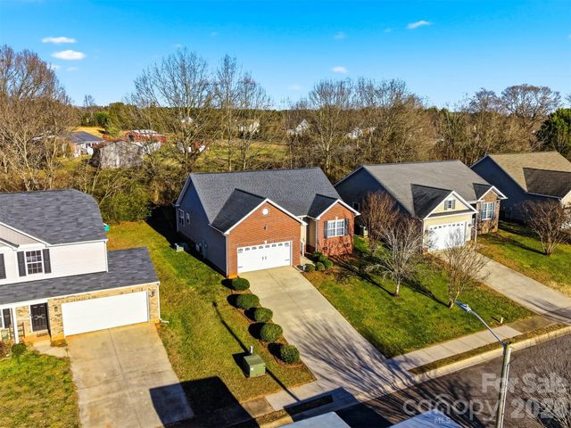 1636 Mayfair Drive, Conover, NC 28613