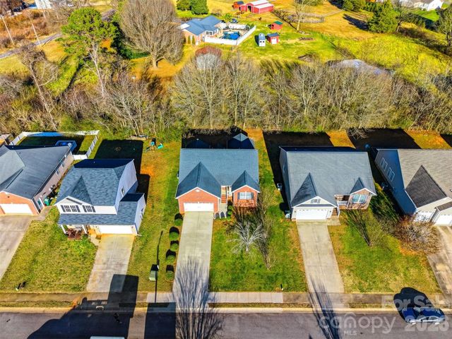 1636 Mayfair Drive, Conover, NC 28613