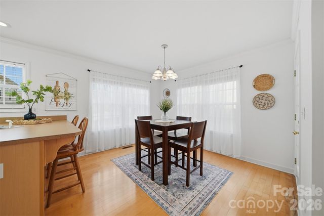 1636 Mayfair Drive, Conover, NC 28613