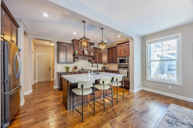 16899 E Lake Drive, Lakeville, MN 55044