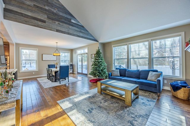 16899 E Lake Drive, Lakeville, MN 55044