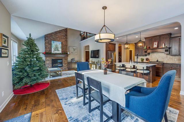 16899 E Lake Drive, Lakeville, MN 55044