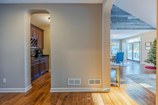 16899 E Lake Drive, Lakeville, MN 55044