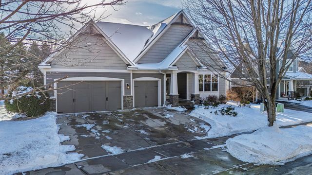 16899 E Lake Drive, Lakeville, MN 55044