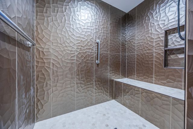 16899 E Lake Drive, Lakeville, MN 55044