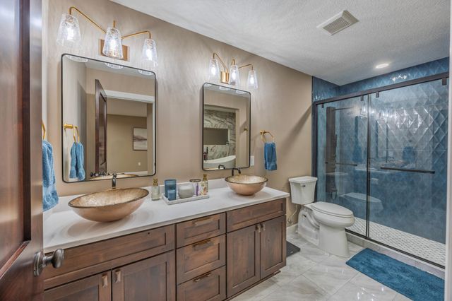 16899 E Lake Drive, Lakeville, MN 55044