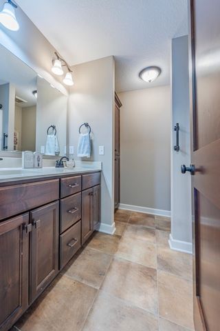 16899 E Lake Drive, Lakeville, MN 55044