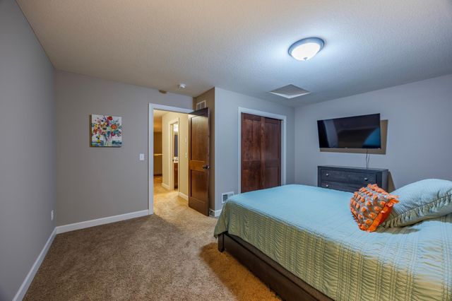 16899 E Lake Drive, Lakeville, MN 55044