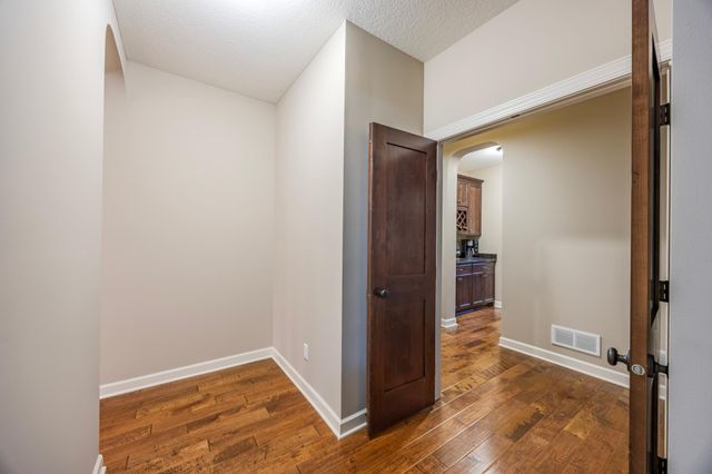 16899 E Lake Drive, Lakeville, MN 55044