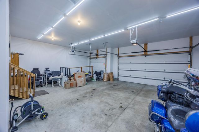 16899 E Lake Drive, Lakeville, MN 55044