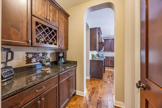 16899 E Lake Drive, Lakeville, MN 55044