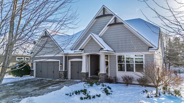 16899 E Lake Drive, Lakeville, MN 55044