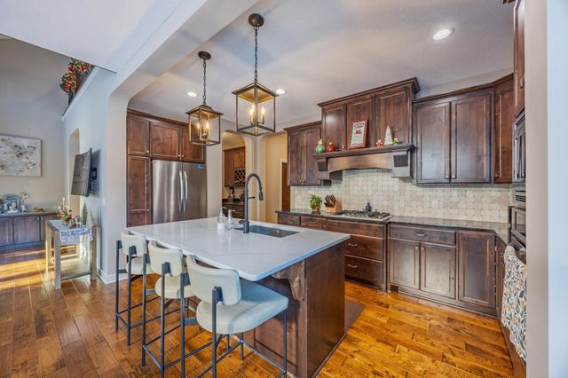 16899 E Lake Drive, Lakeville, MN 55044