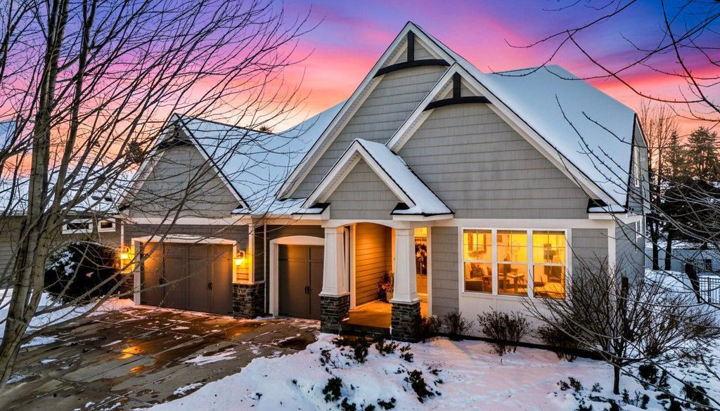 16899 E Lake Drive, Lakeville, MN 55044