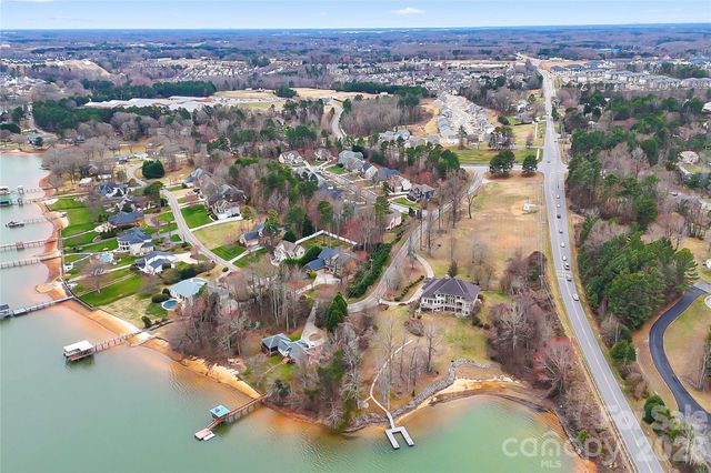 166 Wilson Lake Road, Mooresville, NC 28117