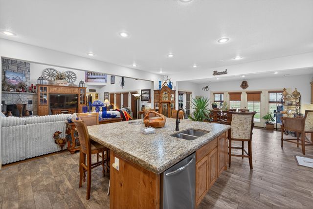 3284 Old Highway 20 E, Pryor, OK 74361