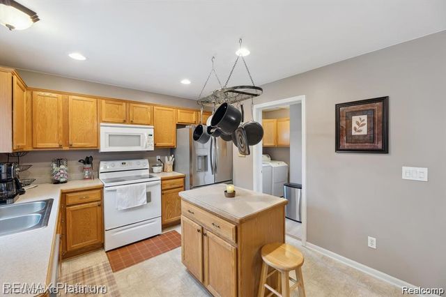 9297 6 Mile Road, Salem Township, MI 48168